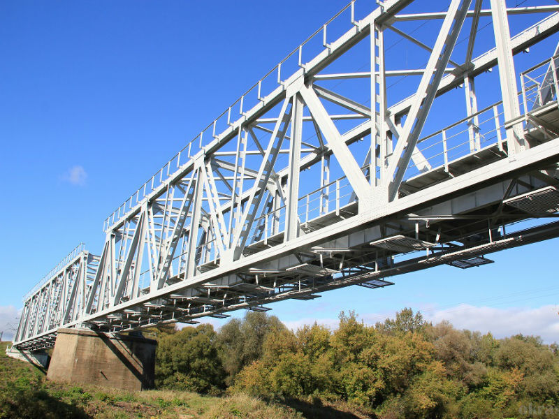 Железная дорога металл. Железнодорожный балочный мост. Двухпролетный Железнодорожный металлический мост. Пролетные строения железнодорожных мостов. Железобетонные мосты (ж/д мосты).