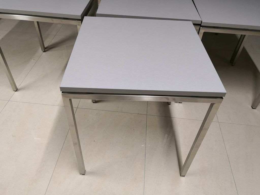 Стол кухонный гомель. Кухонный стол из нержавеющей стали. Столы кухонные из нержавеющей стали для дома.
