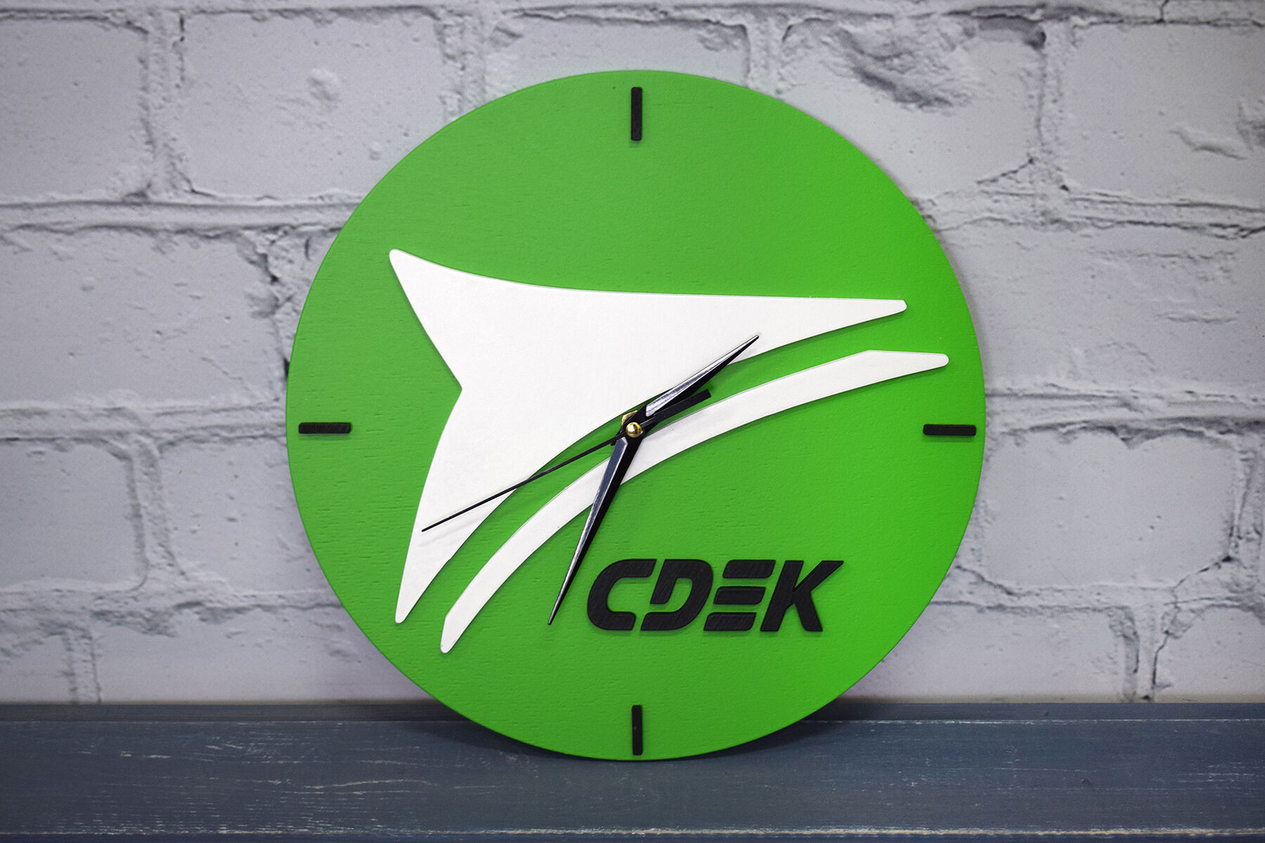 Часы с печатью логотипа