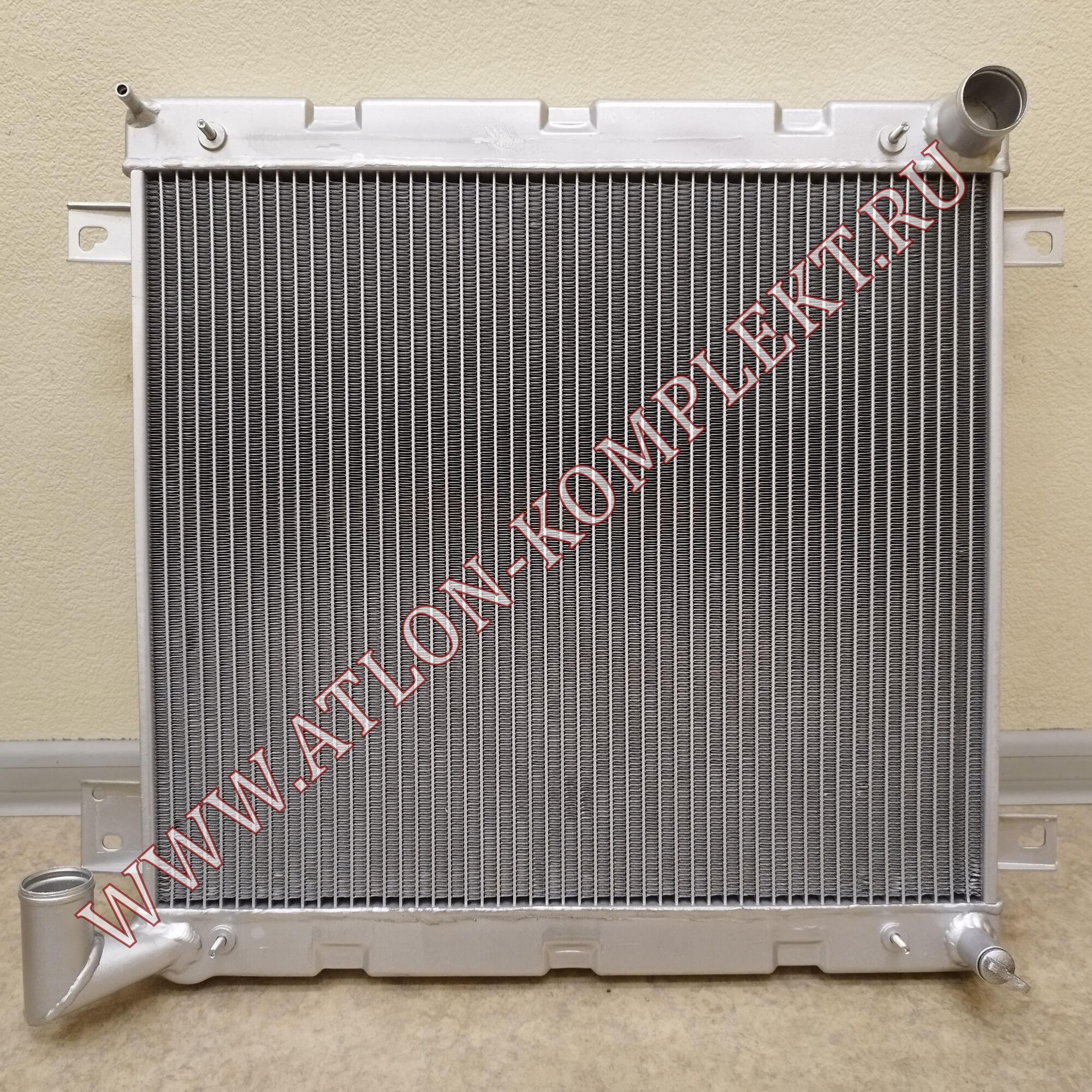 Радиатор ГАЗель-Бизнес с Cummins 2,8 алюминиевый LRc 03028b (073-1301010)
