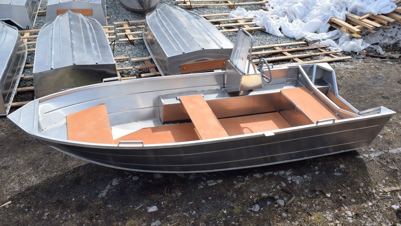 Лодка Alumax-415 с консолью
