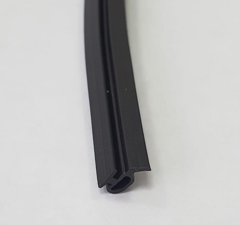 Уплотнитель черный 13,5 мм