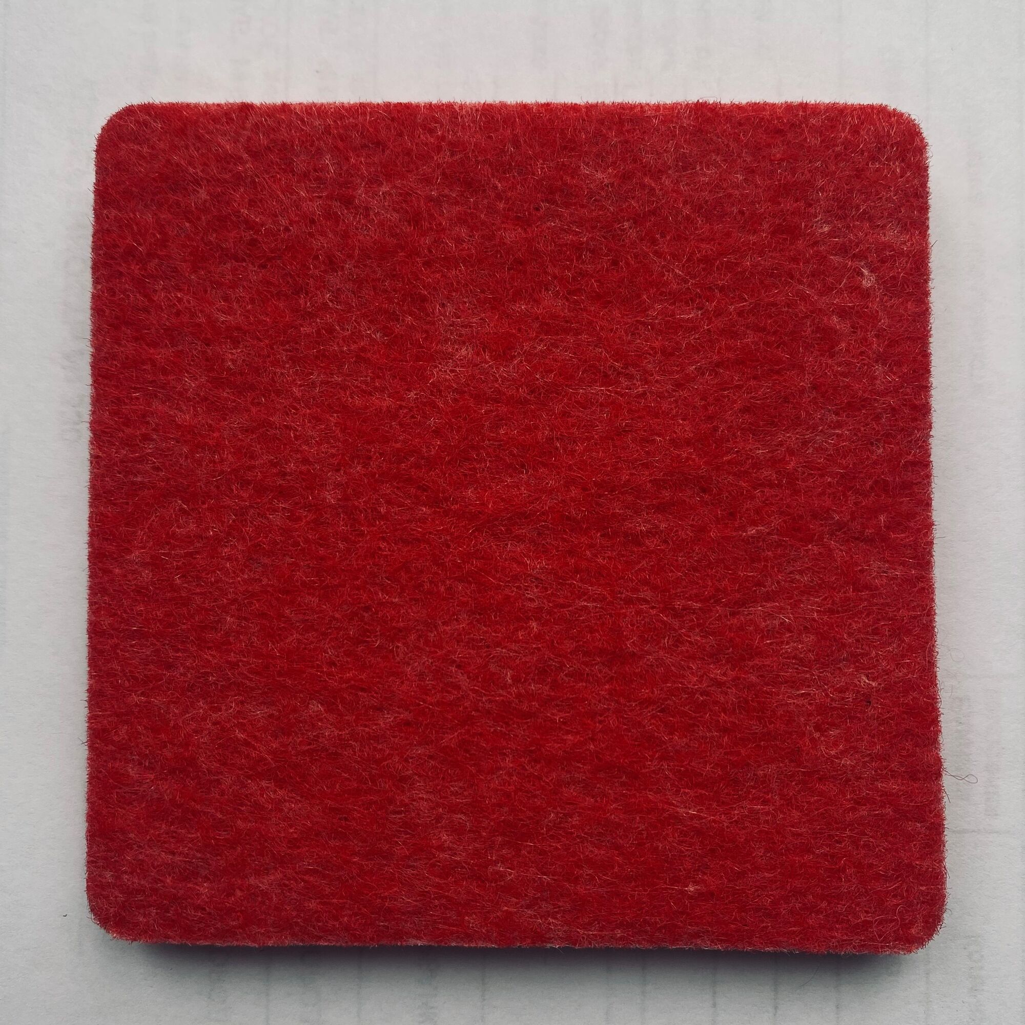 Войлок искусственный 4 мм 1,4х30 м красный турмалин