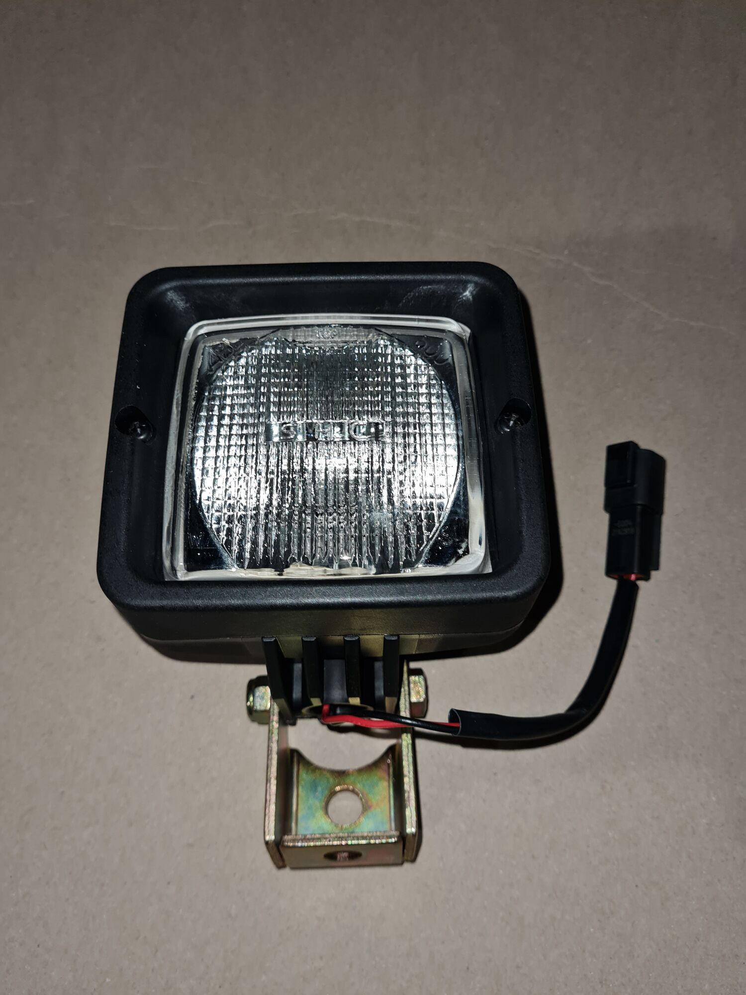 21QB-60700 Лампа для экскаваторов