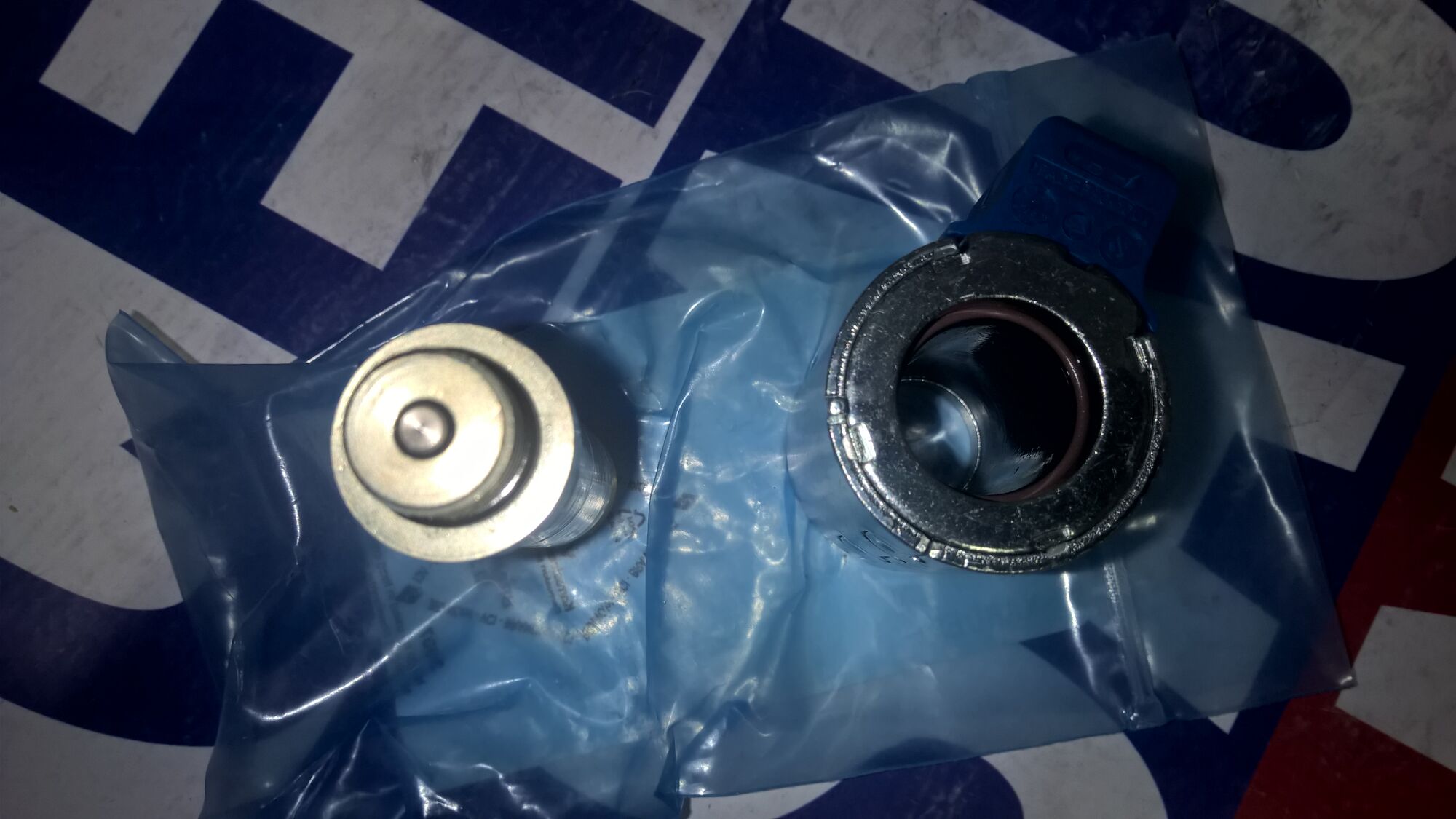 Соленоид 11013616 SOLENOID-ON/OFF-THREAD H1B 24V DT04-2P Danfoss Зауэр ...