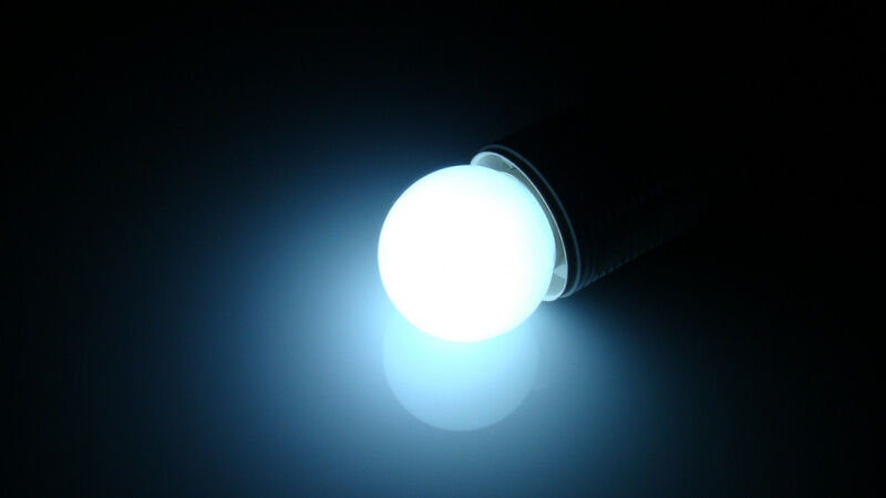 LED-Lamp-E27-40-5-W, белый FLESI-NEON