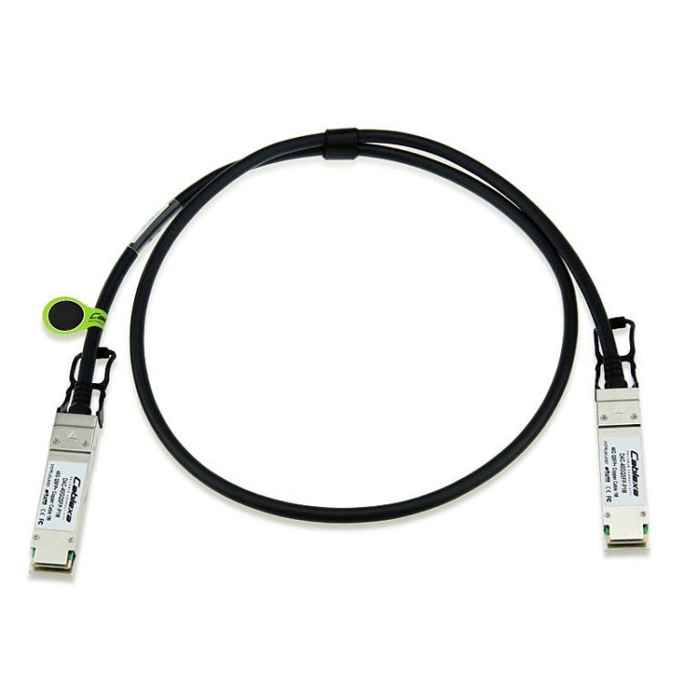 Интерфейсный кабель Huawei Интерфейсный кабель Huawei 02310MUH Вилки кабеля QSFP+ Длина кабеля 3м.